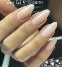 Almog nail art