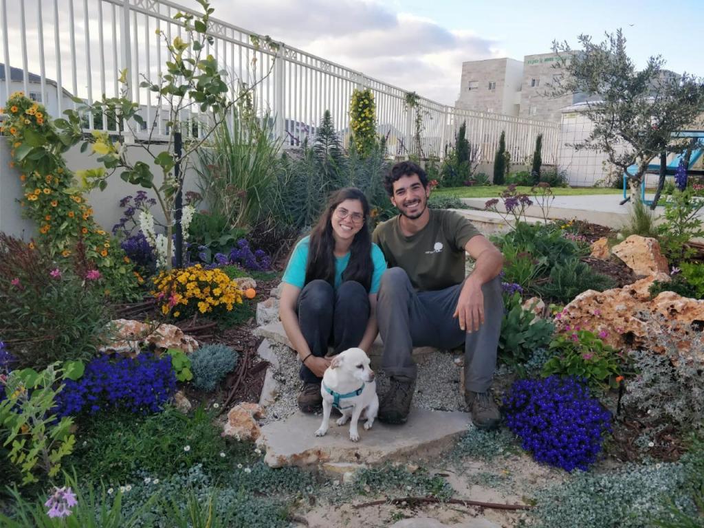 גינה וערוגה גינה וערוגה