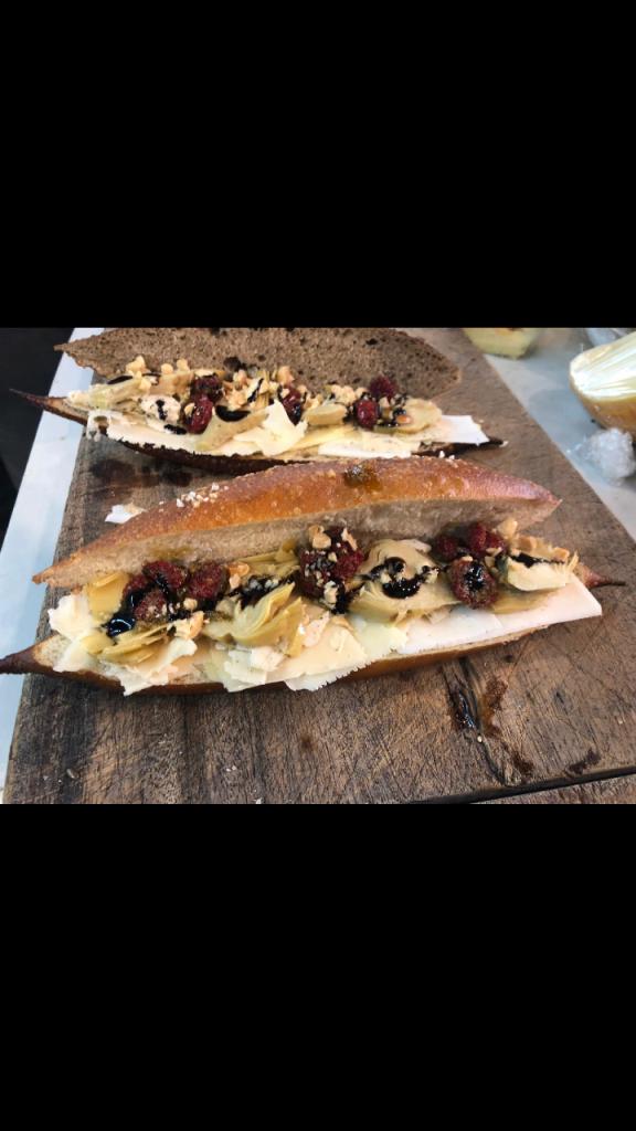 Rosa מעדניית גבינות ויין Rosa מעדניית גבינות ויין