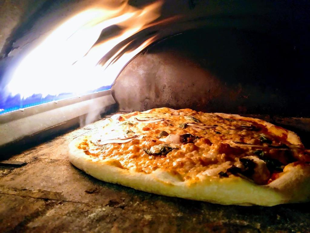 פיצה סיסיליה פיצה סיסיליה