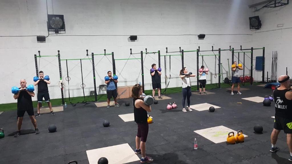 קרוס דה ואלי Cross The Valley קרוס דה ואלי Cross The Valley