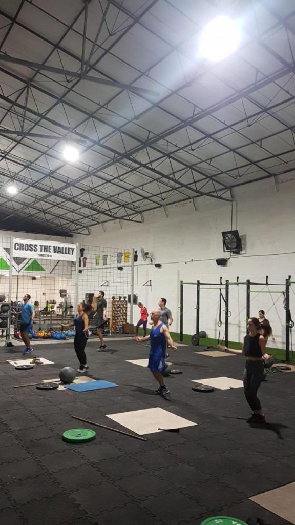 קרוס דה ואלי Cross The Valley קרוס דה ואלי Cross The Valley