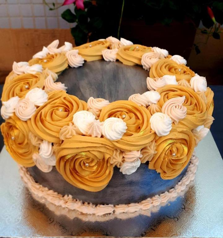 שולחן מתוקים שולחן מתוקים