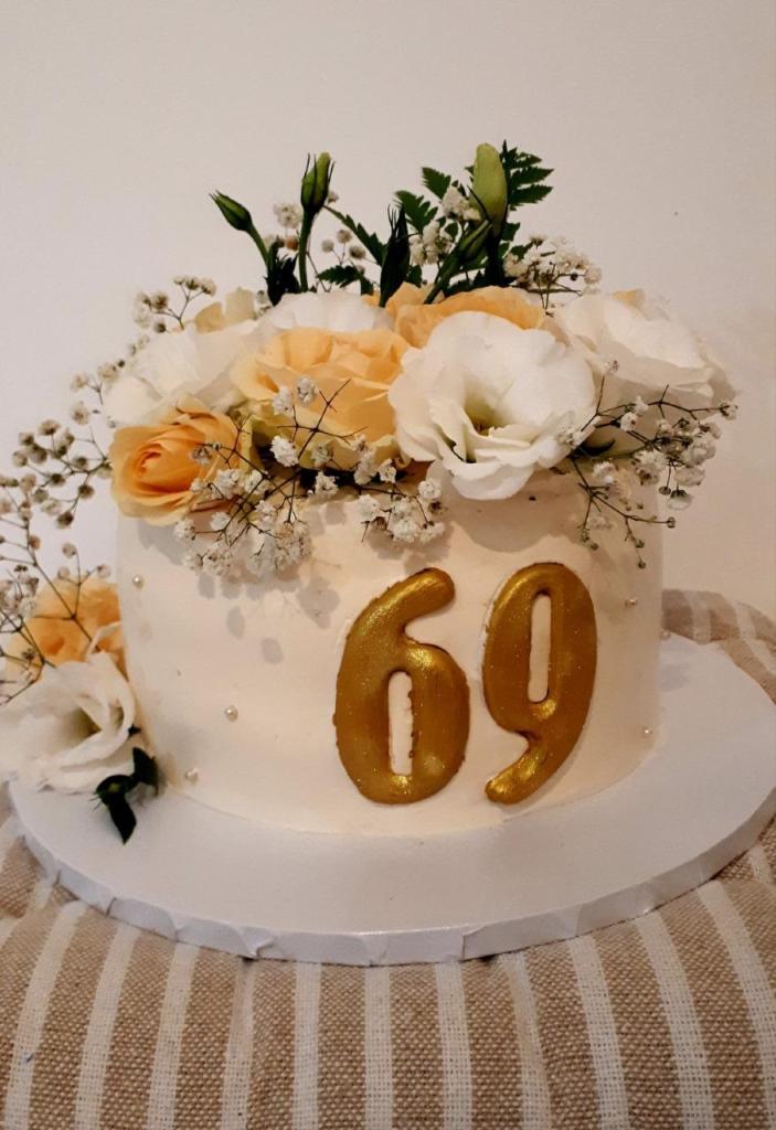 שולחן מתוקים שולחן מתוקים