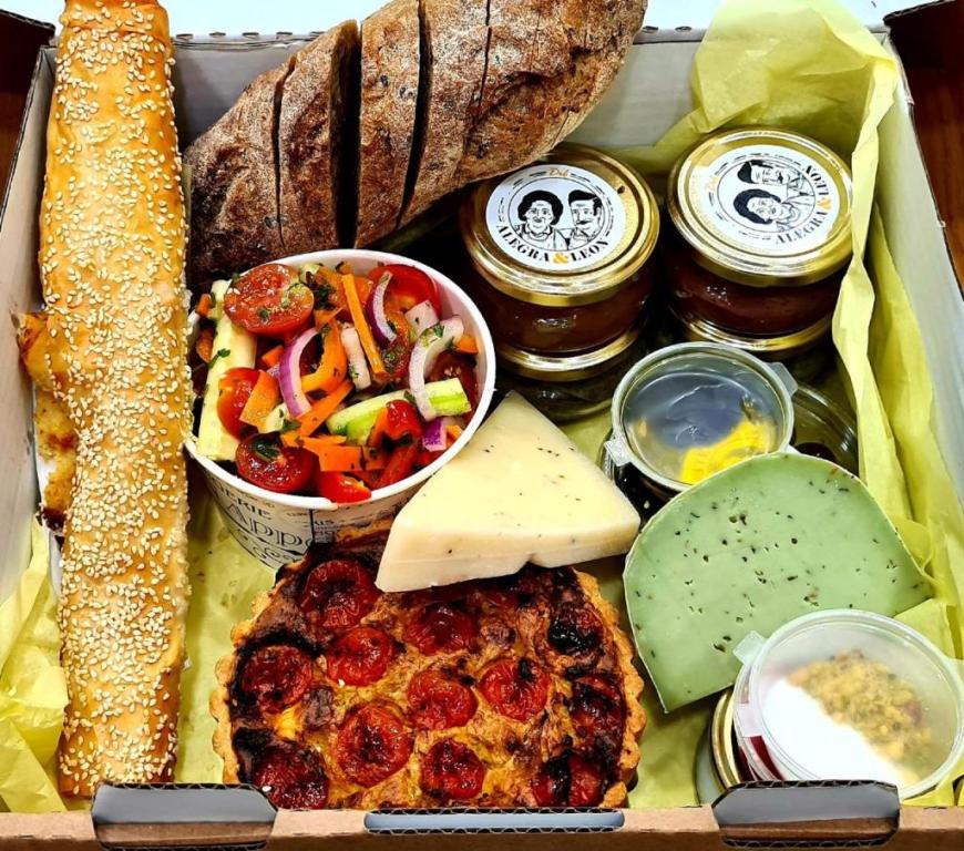 אלגרה ולאון אלגרה ולאון