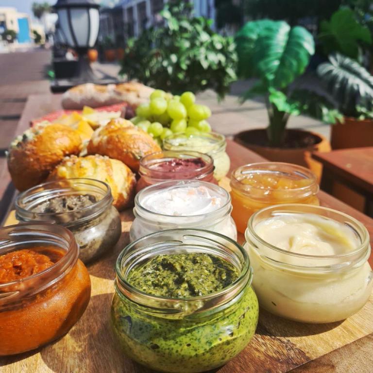 אלגרה ולאון אלגרה ולאון