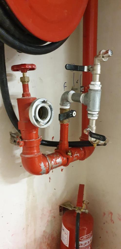 אומן בבניין אומן בבניין