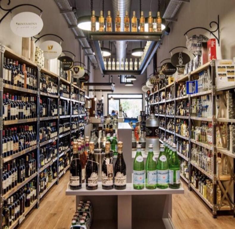 בית המשקאות של אביב בית המשקאות של אביב