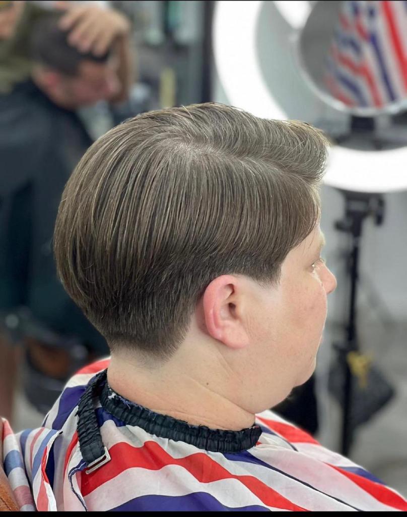 מספרת גברים שי מארק מספרת גברים שי מארק