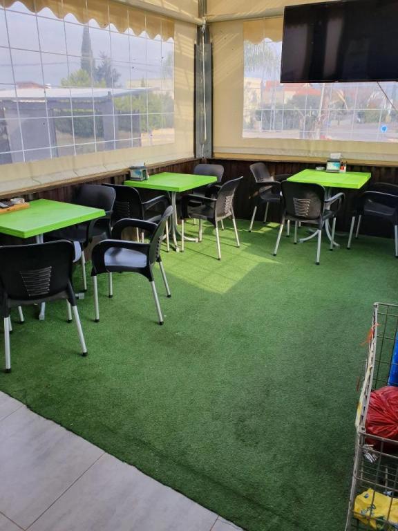 סופר בכפר סופר בכפר