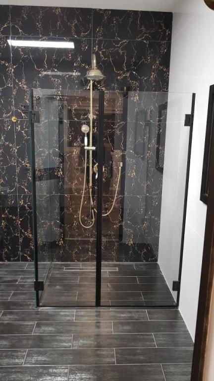 שקופים עולם של זכוכיות שקופים עולם של זכוכיות