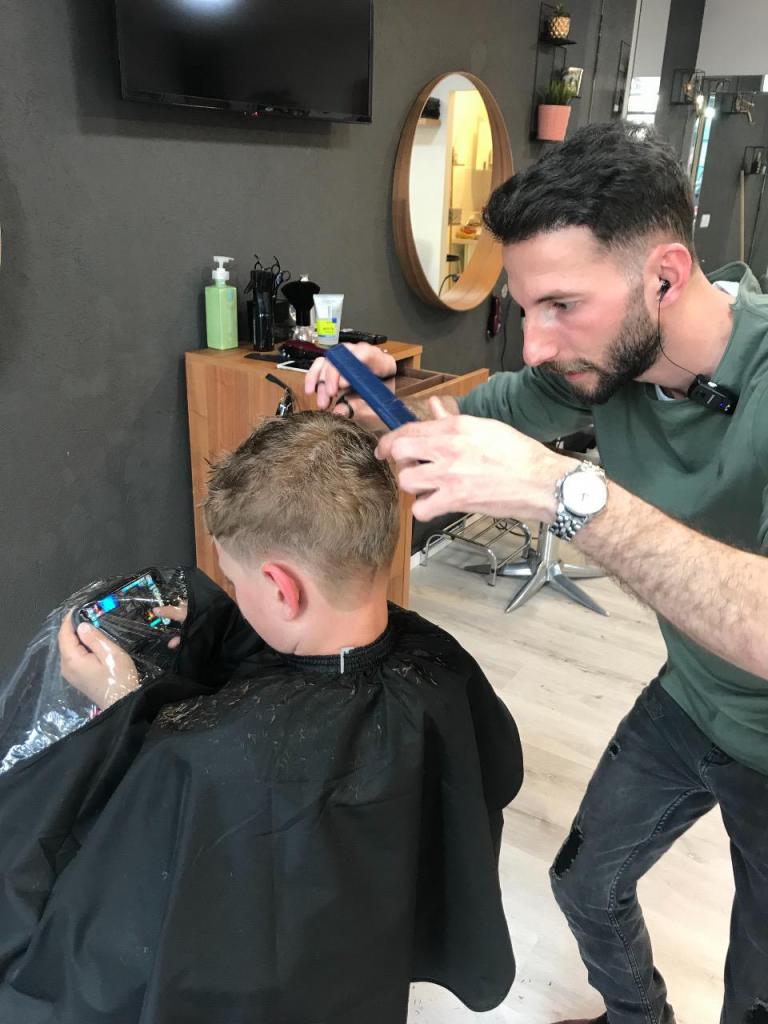 Roi hair design Roi hair design