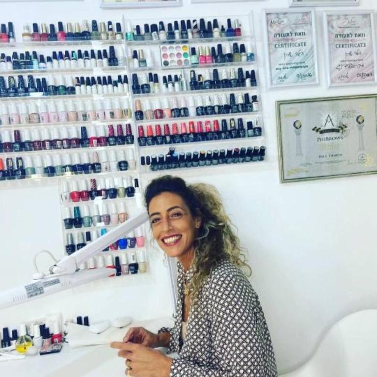 הילה שרון הילה שרון