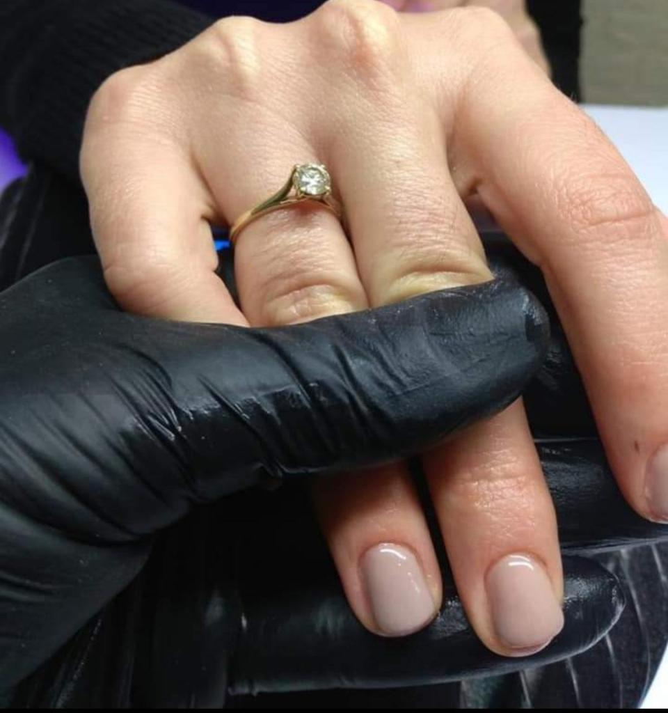 הילה שרון הילה שרון