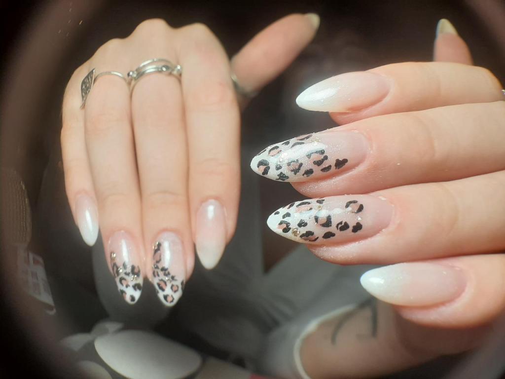 Pop your nails Pop your nails