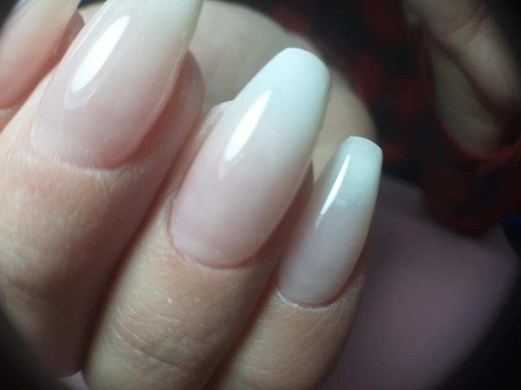 Pop your nails Pop your nails