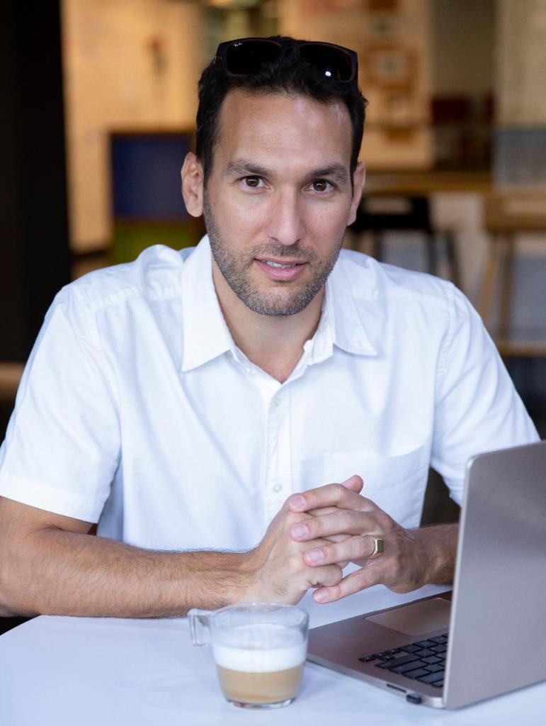 ניר אזולאי ניר אזולאי