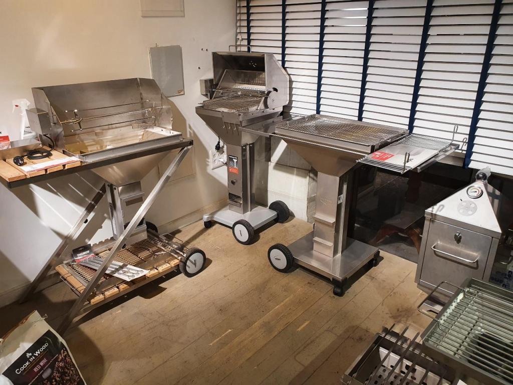 Kamado Juan & Thuros Kamado Juan & Thuros