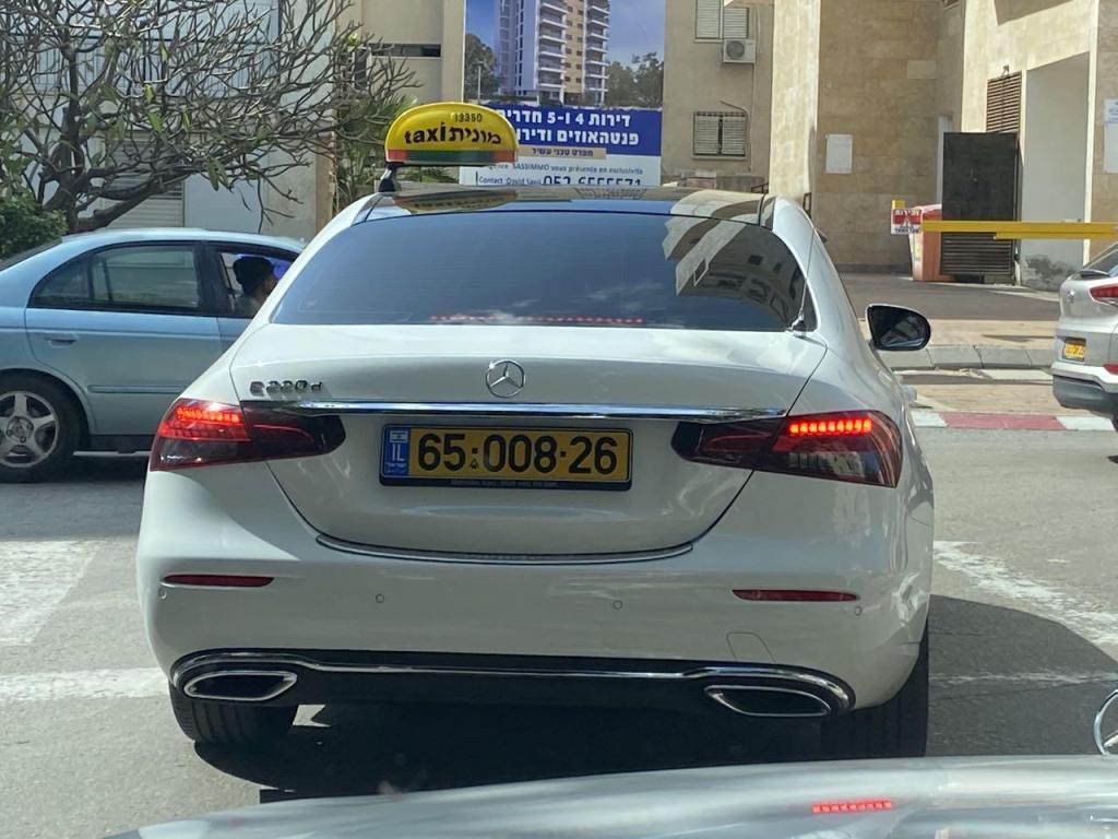 מוניות זוהר אהרוני מוניות זוהר אהרוני