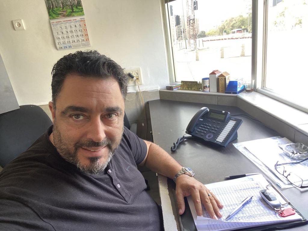 מוניות זוהר אהרוני מוניות זוהר אהרוני