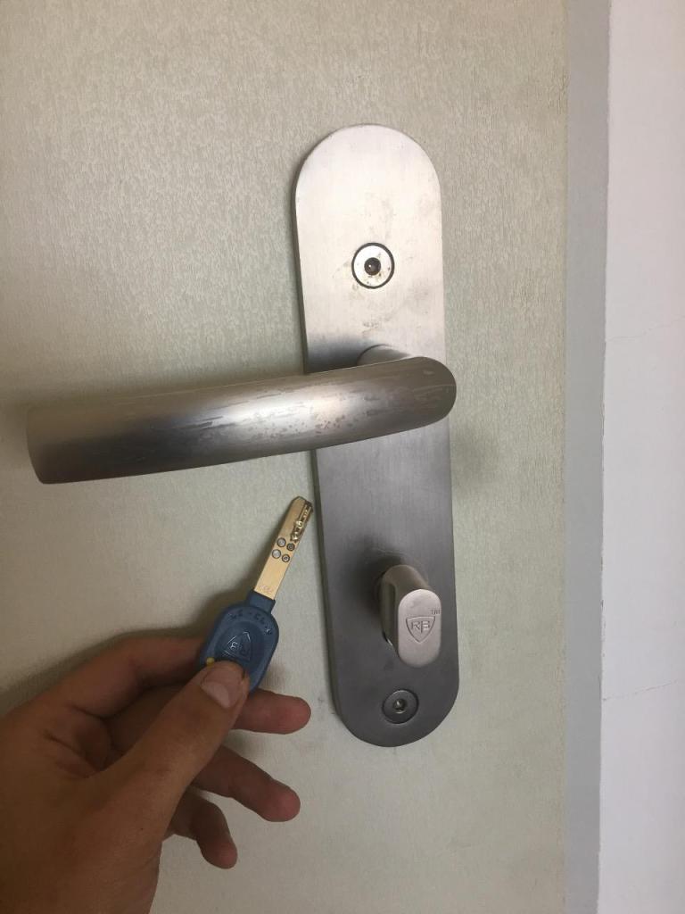 לישי המנעולן לישי המנעולן