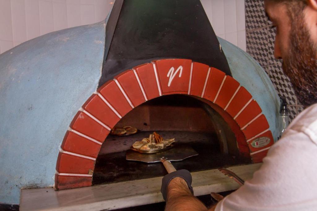 עראיס מחנה יהודה עראיס מחנה יהודה