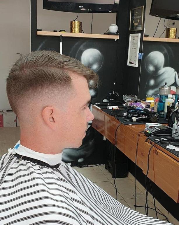 Elvins barbershop Elvins barbershop