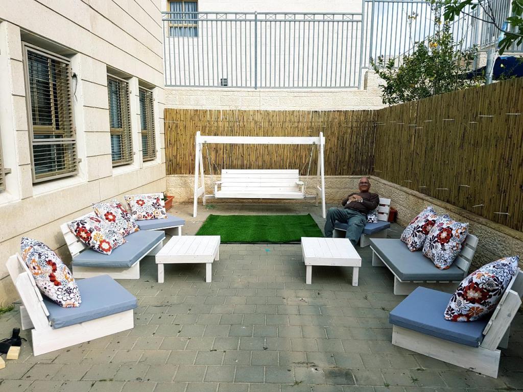 לבלוב אחר לבלוב אחר