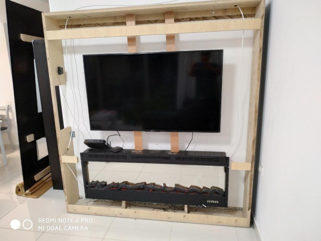 אודי המנעולן אודי המנעולן