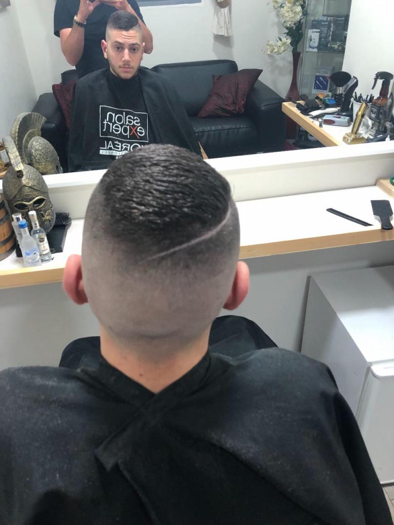 MR Barber Shop MR Barber Shop