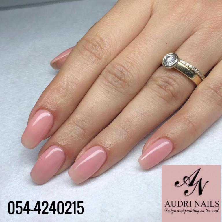 Audri nails חיה Audri nails חיה