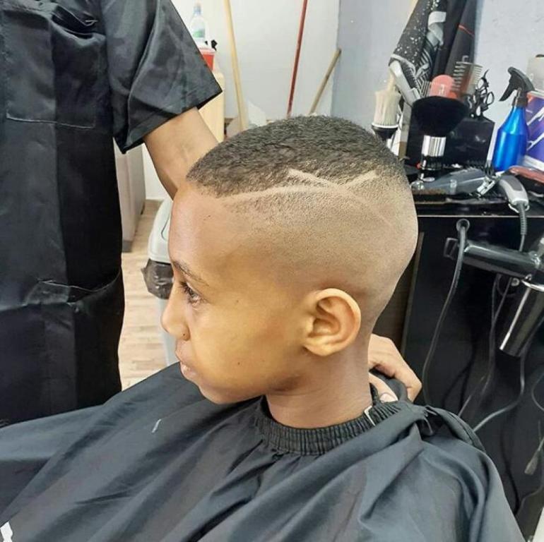 המספרה של דודשלי המספרה של דודשלי