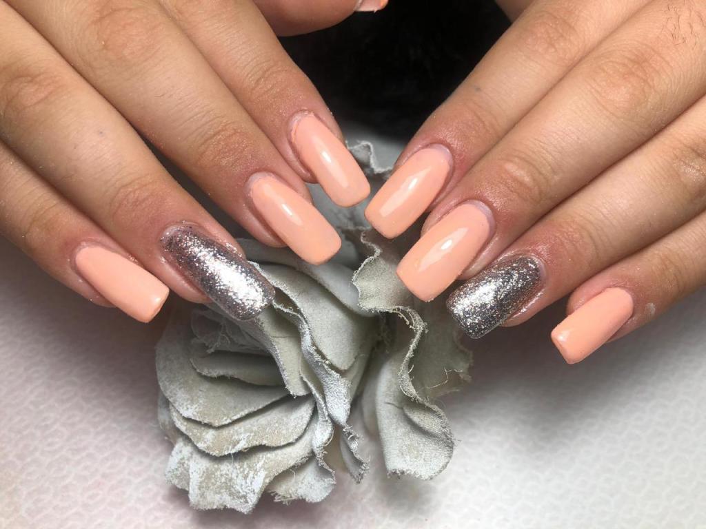 מאיה בניית ציפורניים מאיה בניית ציפורניים