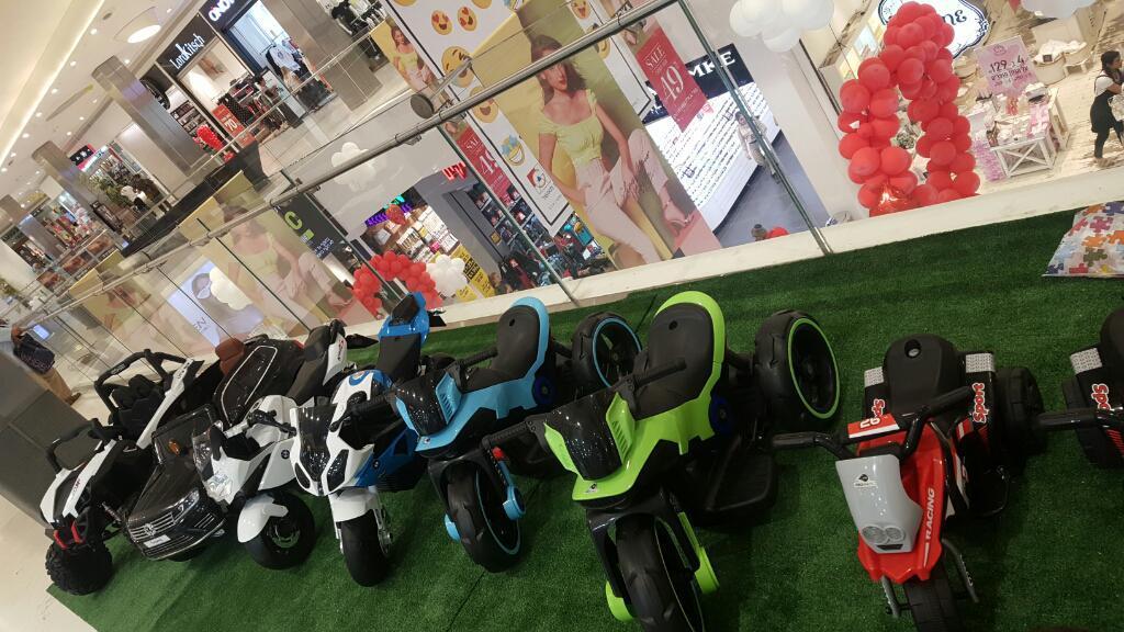 מאניה טויס מאניה טויס