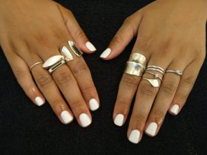 ציפורניים עד הביתR.nail