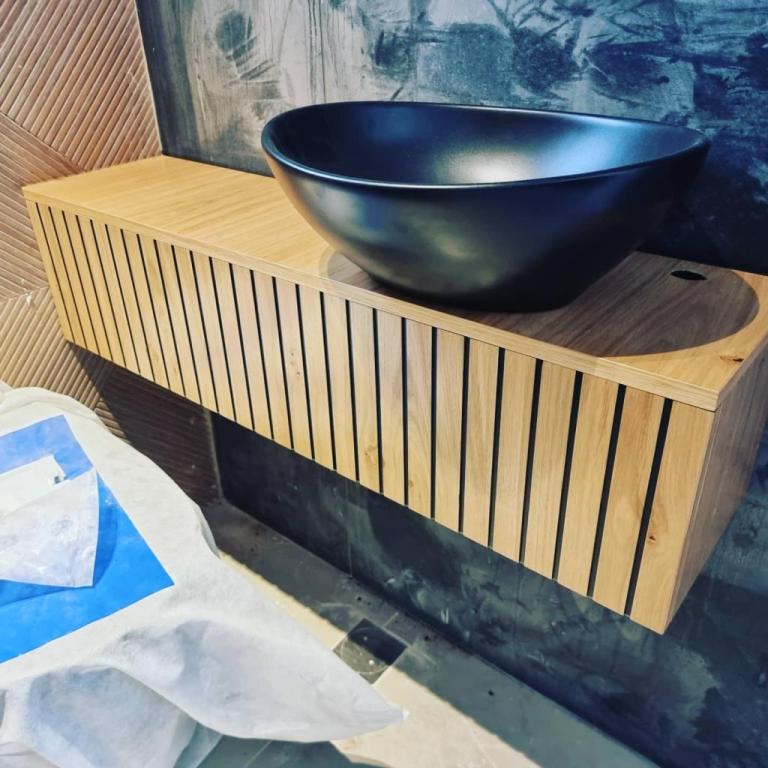 מתן העץ נגריה בסגנון אחר מתן העץ נגריה בסגנון אחר