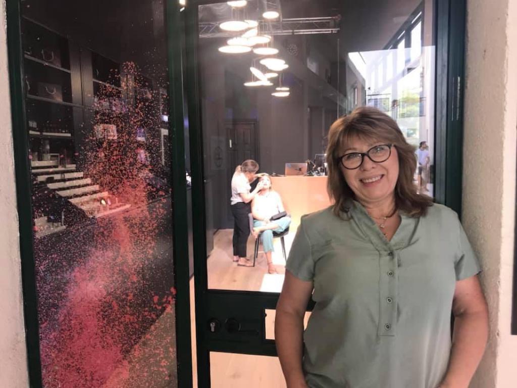 Makeup Land Makeup Land