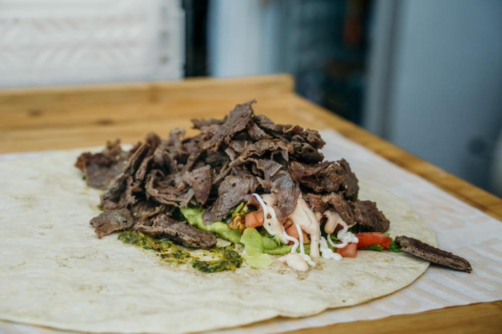 בר אוכל בשכונה BALI בר אוכל בשכונה BALI