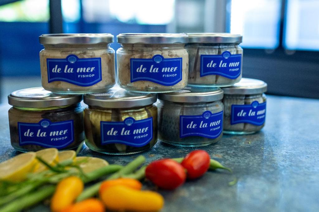 מעדניית דגים De la mer מעדניית דגים De la mer