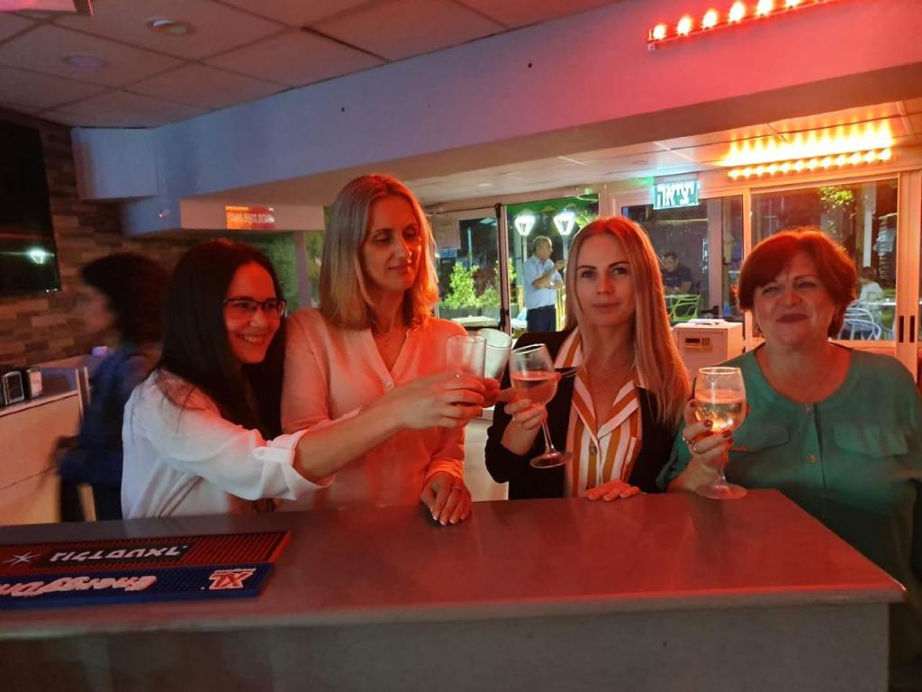 K קפה אצל קובי בכפר K קפה אצל קובי בכפר