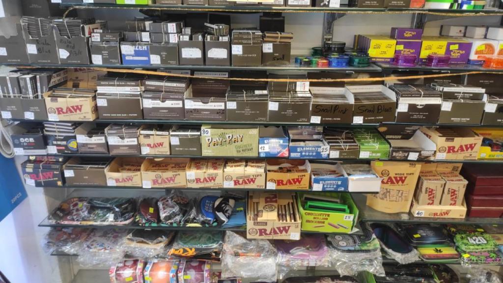 Smoke and Vape Smoke and Vape