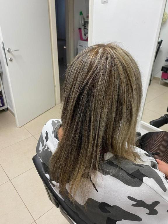 ענבל אטיאס ענבל אטיאס