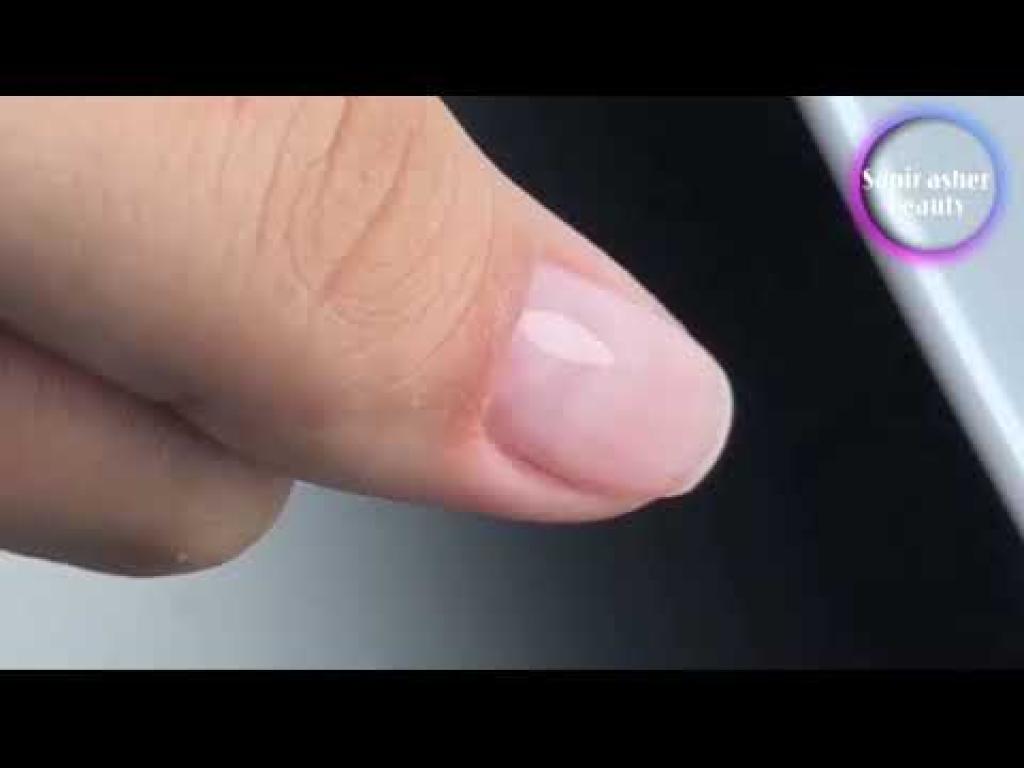 ספיר אשר בונת ציפורניים ספיר אשר בונת ציפורניים