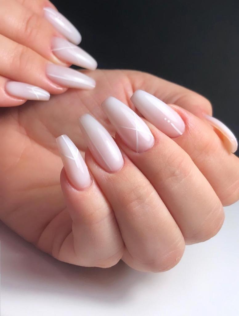 ספיר אשר בונת ציפורניים ספיר אשר בונת ציפורניים