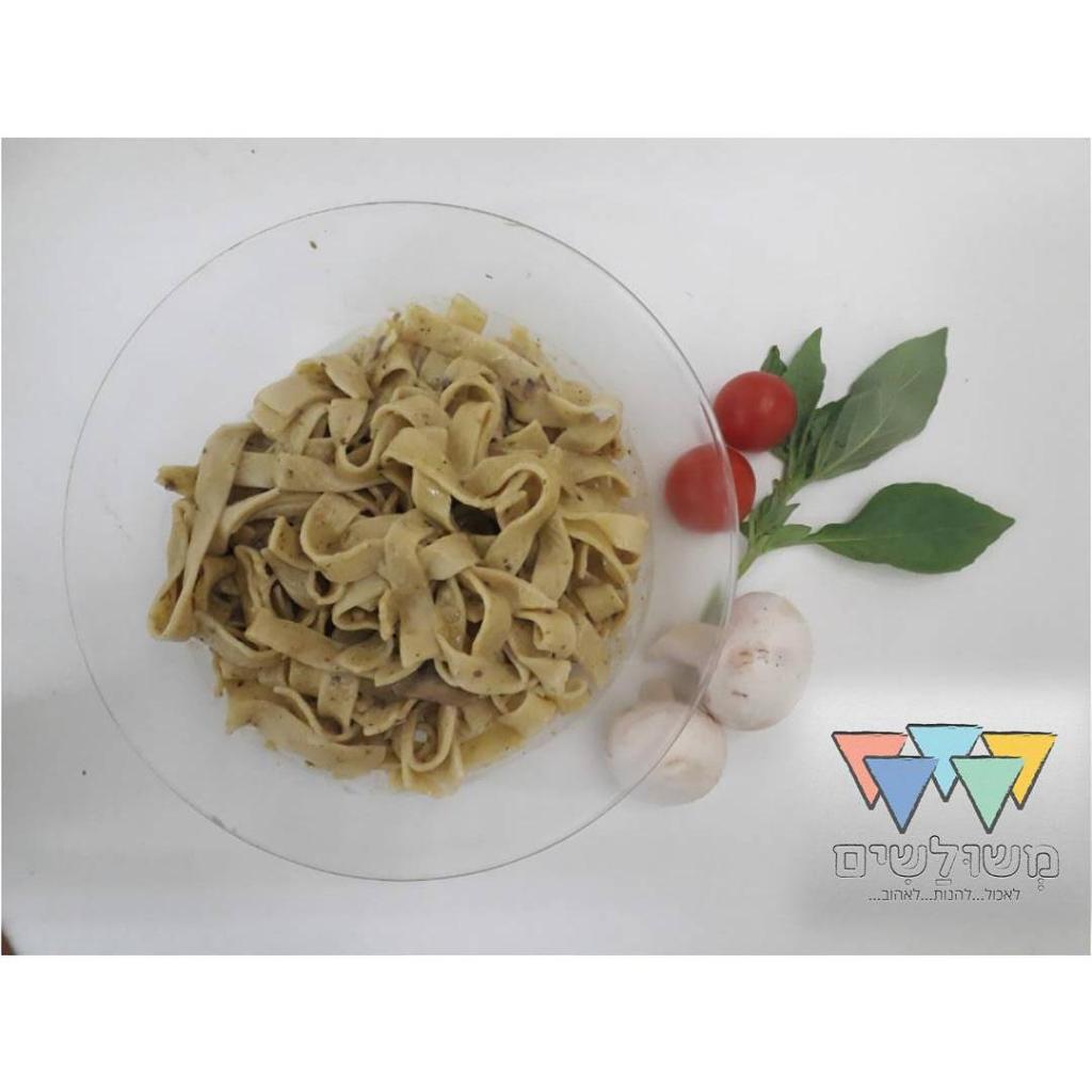 משולשים משולשים