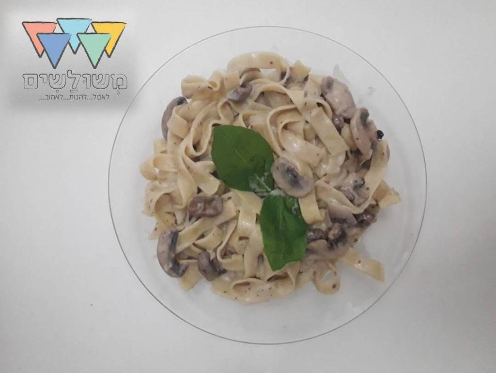 משולשים משולשים