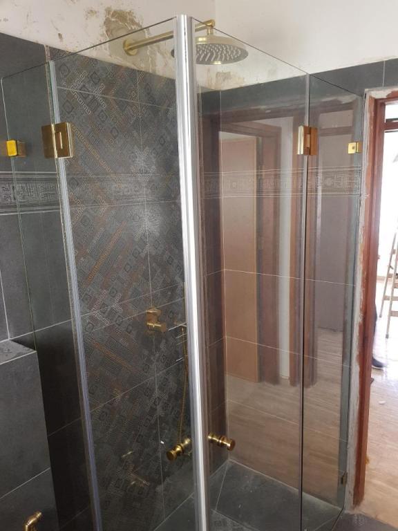 שאול עובד שאול עובד