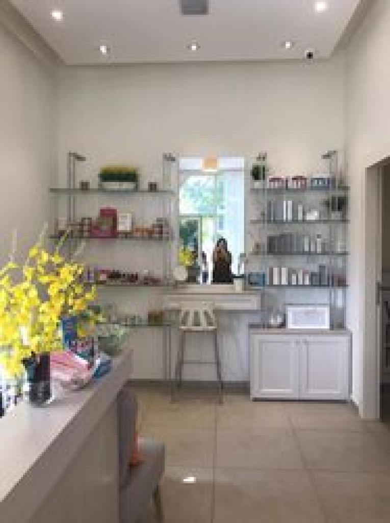 WOMANLY וומנלי WOMANLY וומנלי