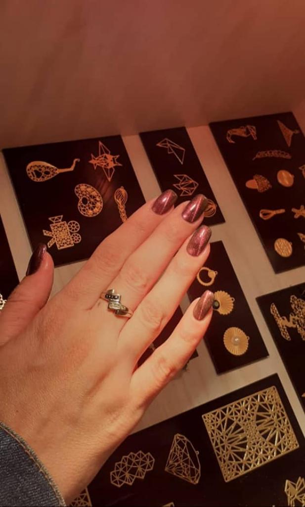 WOMANLY וומנלי WOMANLY וומנלי