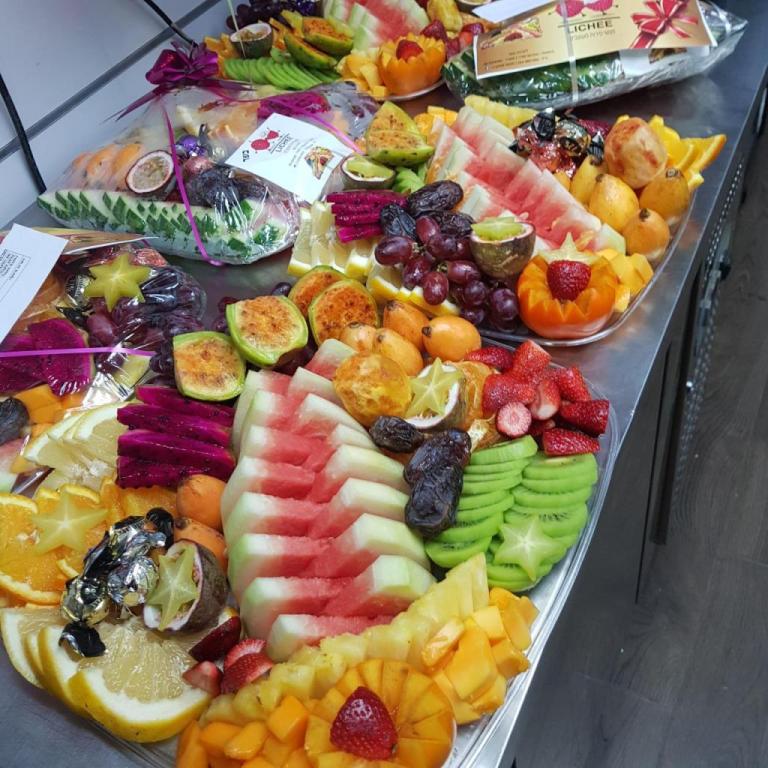 ליצ'י מגשי פירות מעוצבים ליצ'י מגשי פירות מעוצבים